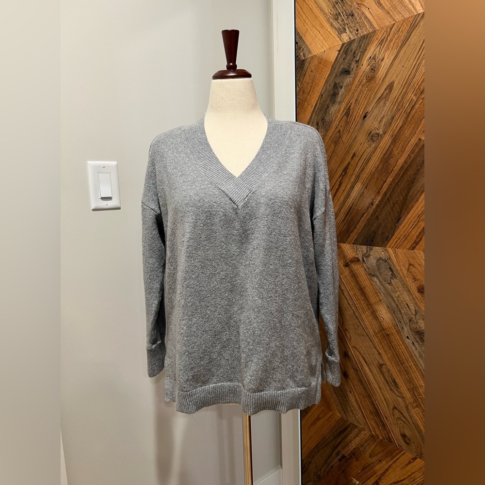 Loft Gray V-Neck Sweater LP